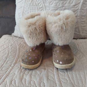 Cat and Jack girls boots Faux Fur Stars Zipper Beige Size 7